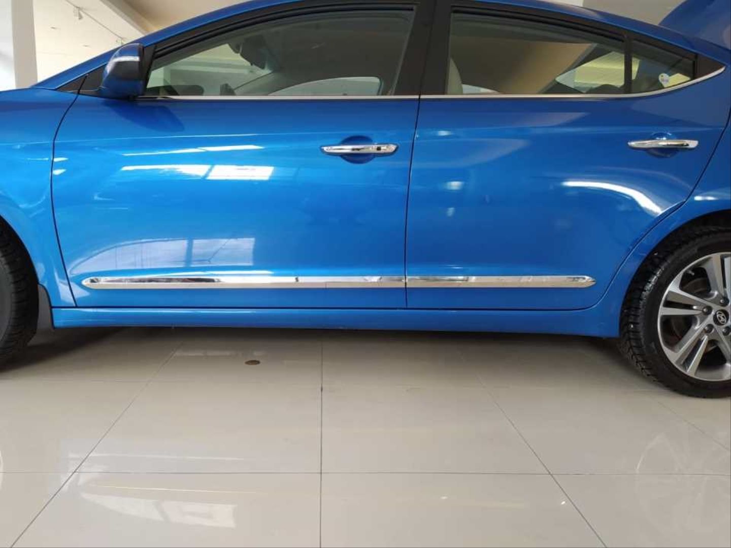 Hyundai Elantra Uyumlu 2016-2018 Kapı Çıtası Nikelaj