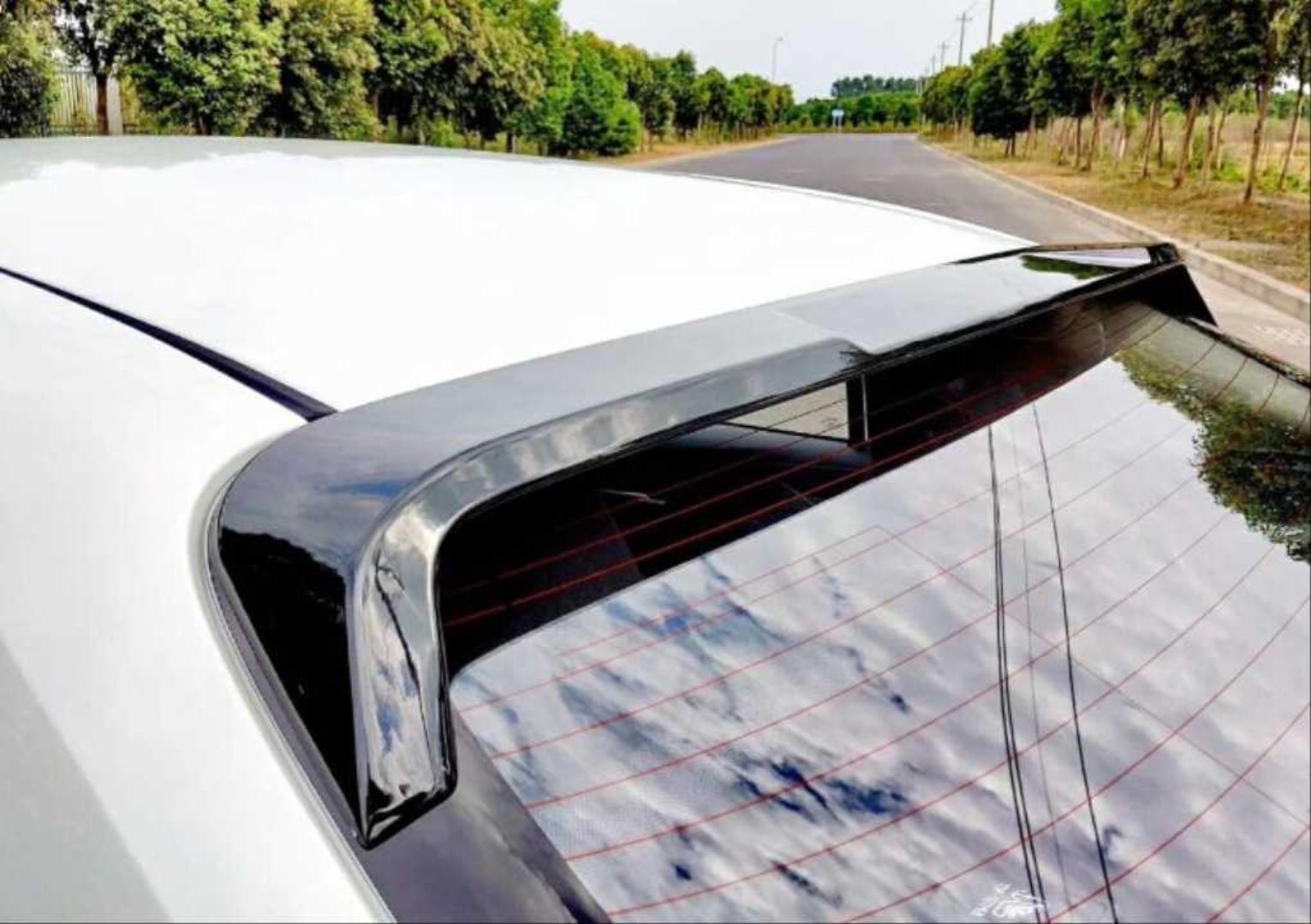 Toyota Corolla Uyumlu 2019+ Cam Üstü Spoiler (Piano Black)