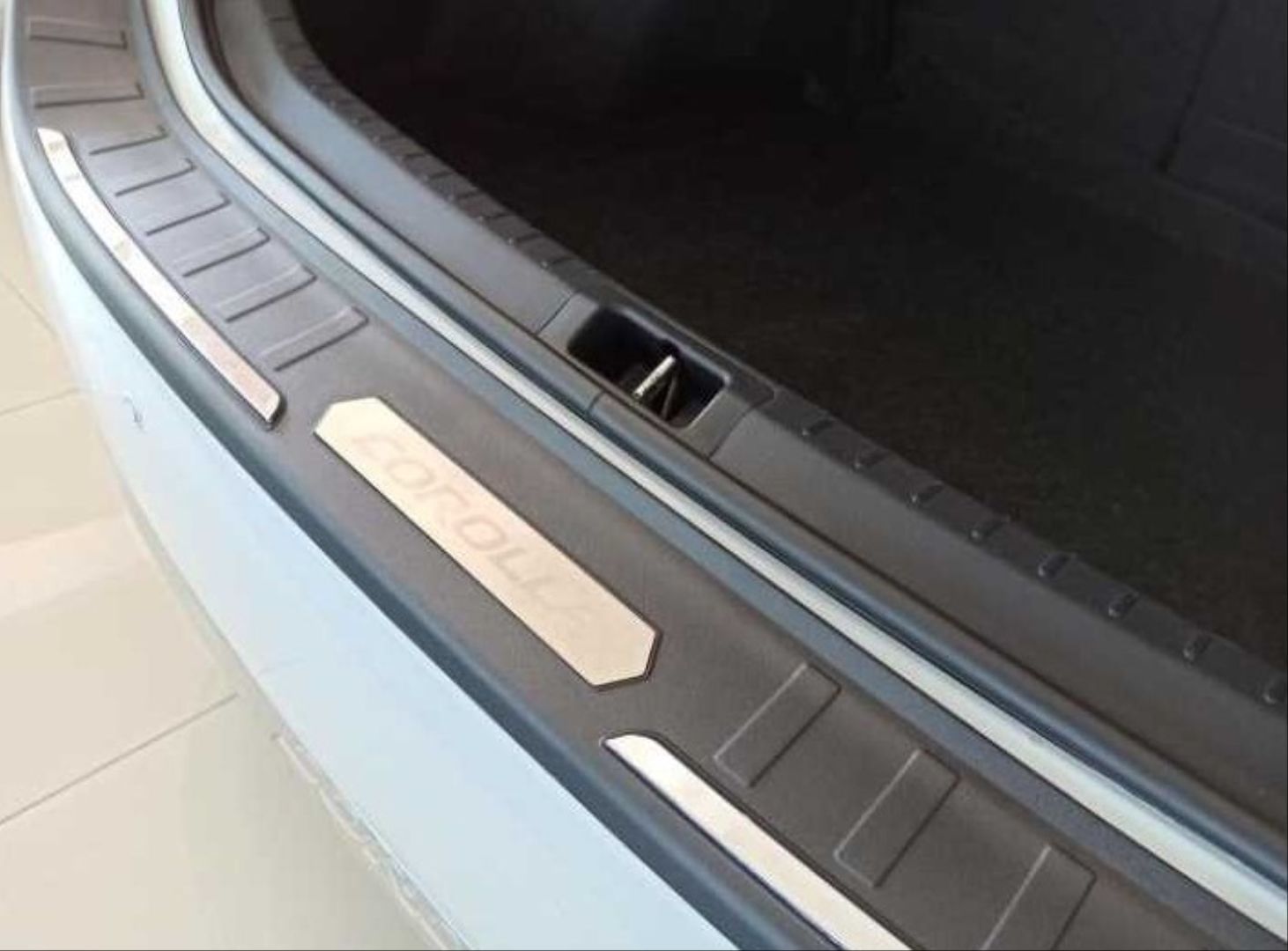 Toyota Corolla Uyumlu 2014-2018 Arka Tampon Üst Koruması Plastik