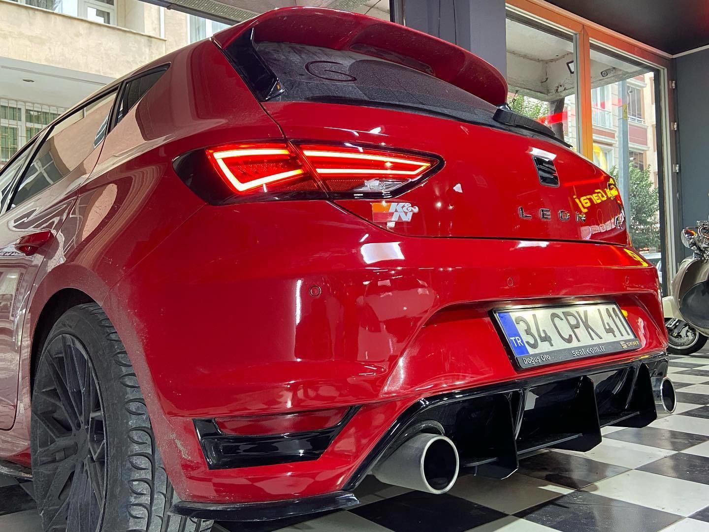 Seat Leon Uyumlu Mk3 Aero Tampon Orta Flapları (Plastik) Boyalı Parlak Siyah