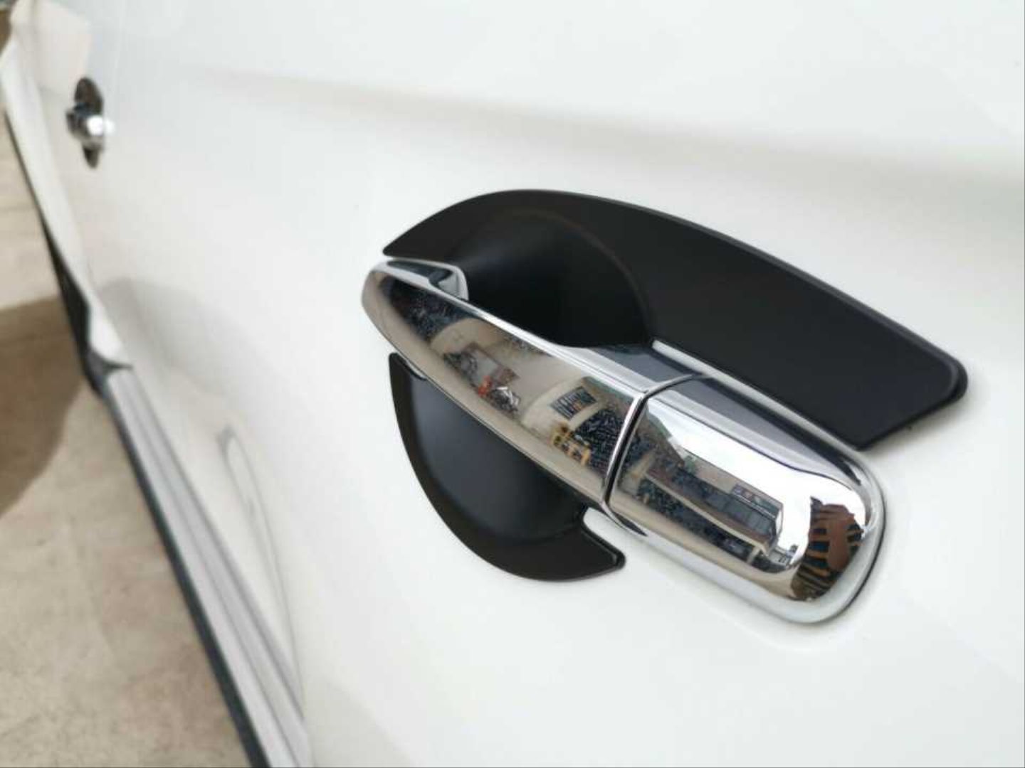 Mitsubishi L200 Uyumlu 2019+ İç Kapı Kolu Kaplama - Siyah