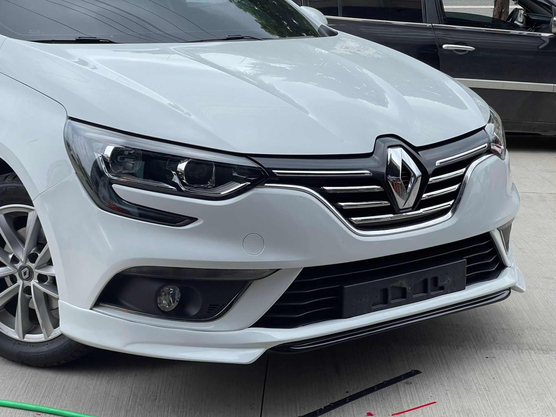 Renault Megane Uyumlu 4 -2016 Hatchback & Sedan Ön Tampon Eki