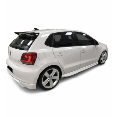 Volkswagen Polo (2010 - 2017) Arası Aero Yan Marşpiyel Seti (VAKUM) Parlak Siyah Boyalıdır