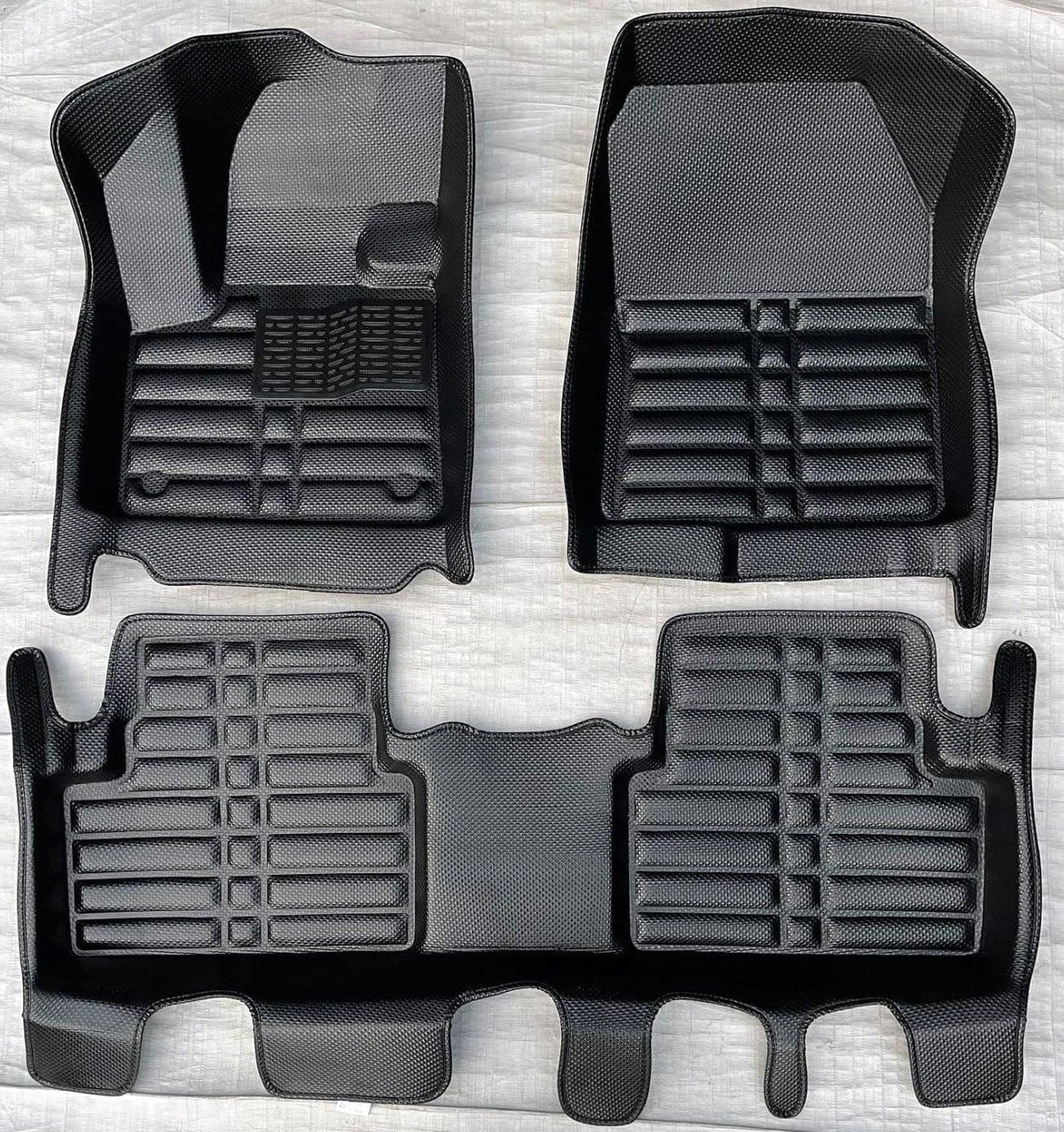 Peugeot 3008 Uyumlu 2016 Sonrası 5D Havuzlu Karbon Dizayn Paspas Seti