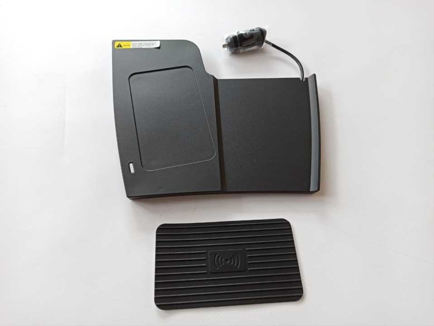 Ford Focus Uyumlu Telefon Şarjı