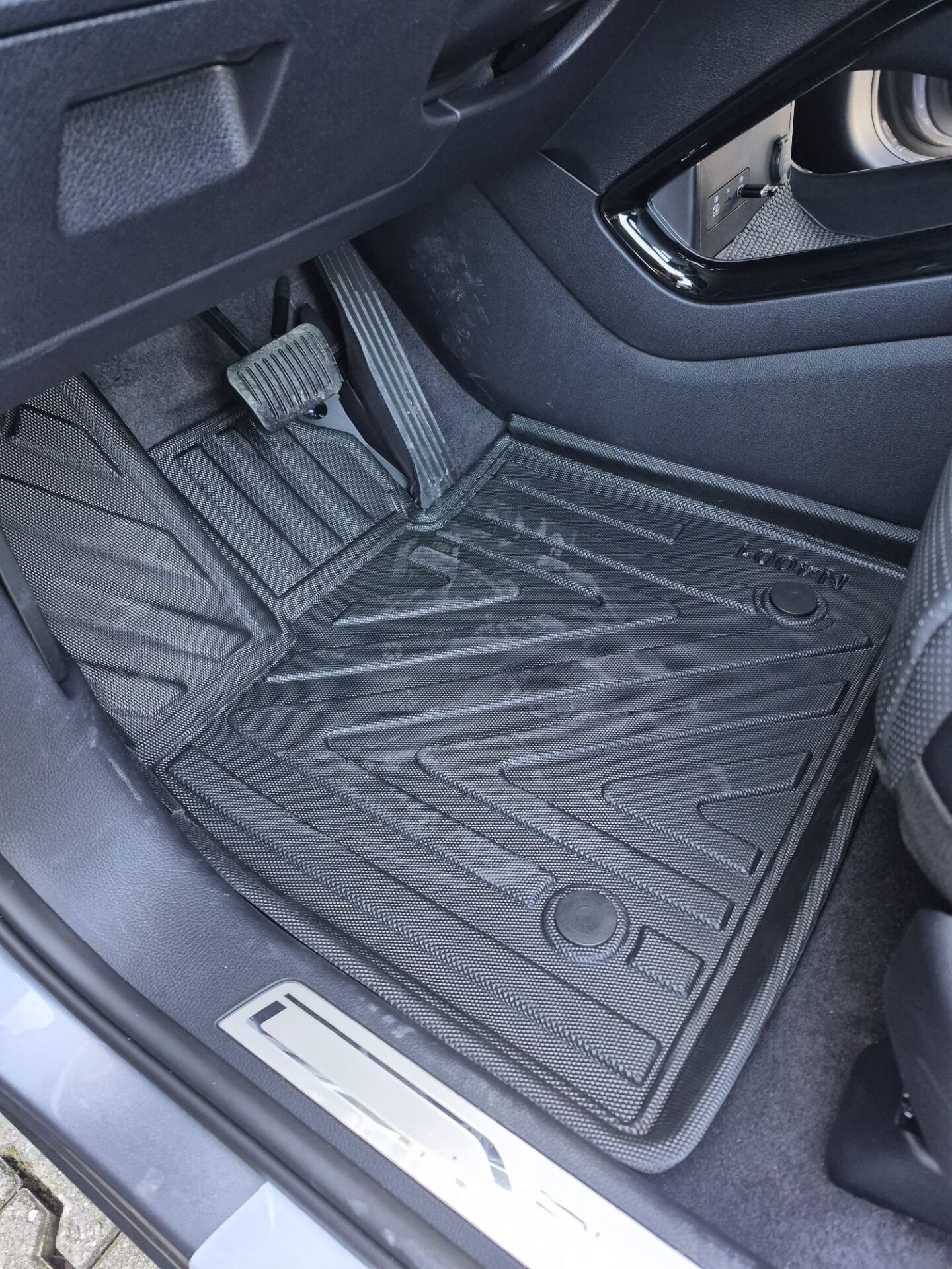 Byd Seal U DM-i 2023 ve Sonrası Premium Seri Araca Özel 3D Havuzlu Oto Paspas