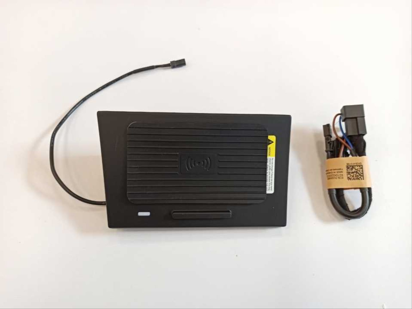 Hyundai Elantra Uyumlu 2016-2018 Kablosuz Şarj Standı