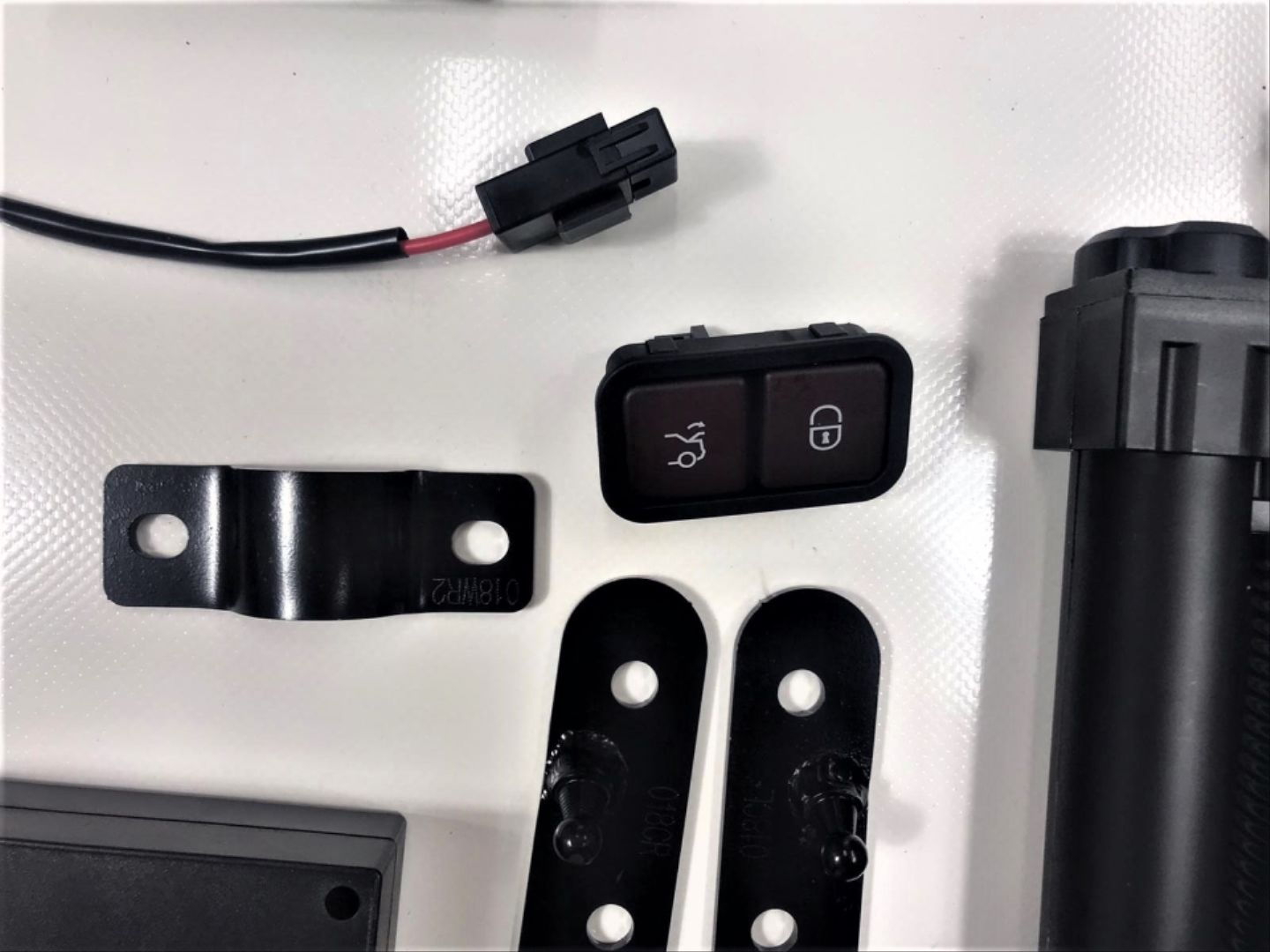 Mercedes W213 Uyumlu E Coupe Elektrikli Bagaj Açma 17-21