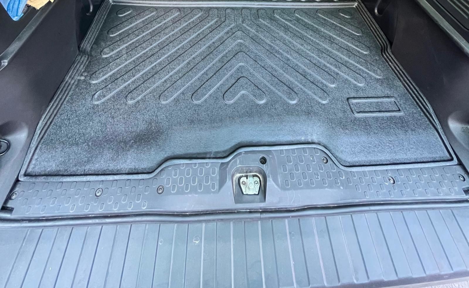 Rizline Renault Traffic 3 Combi Kısa Şase 2014 Sonrası 3D Bagaj Havuzu