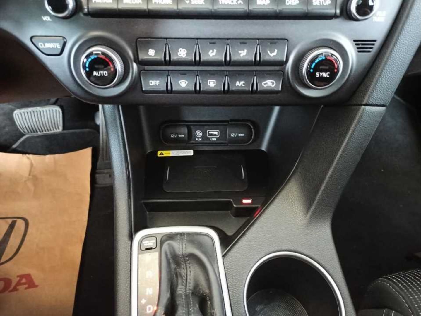 Kia Sportage Uyumlu 2016-2019 Kablosuz Şarj Standı