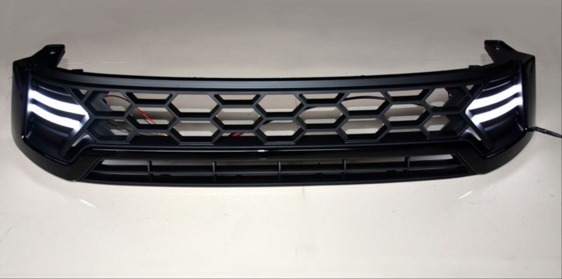 Toyota Hilux Uyumlu Revo 2016+ Ledli Panjur - Siyah