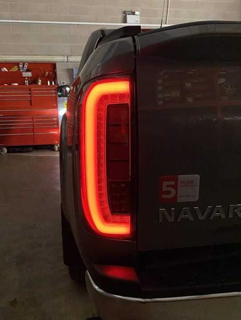 Nissan Navara Uyumlu Np300 (2015-2020) LED Stop - Smoke