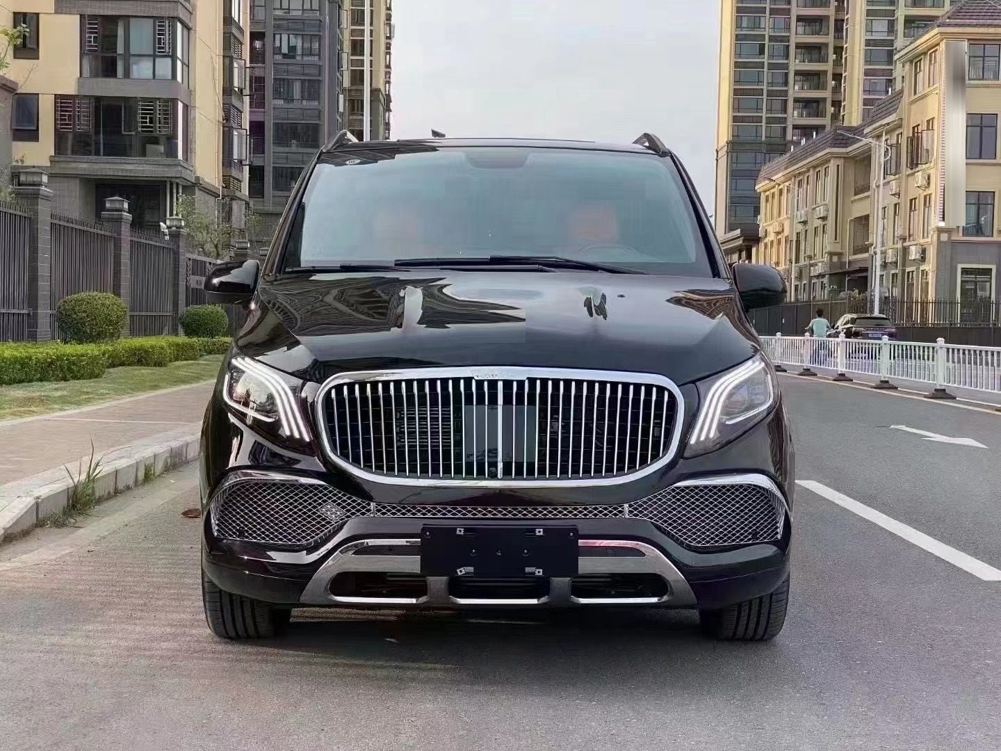 W907 Sprinter İçin Uyumlu May Bach Ön Tampon & Panjur