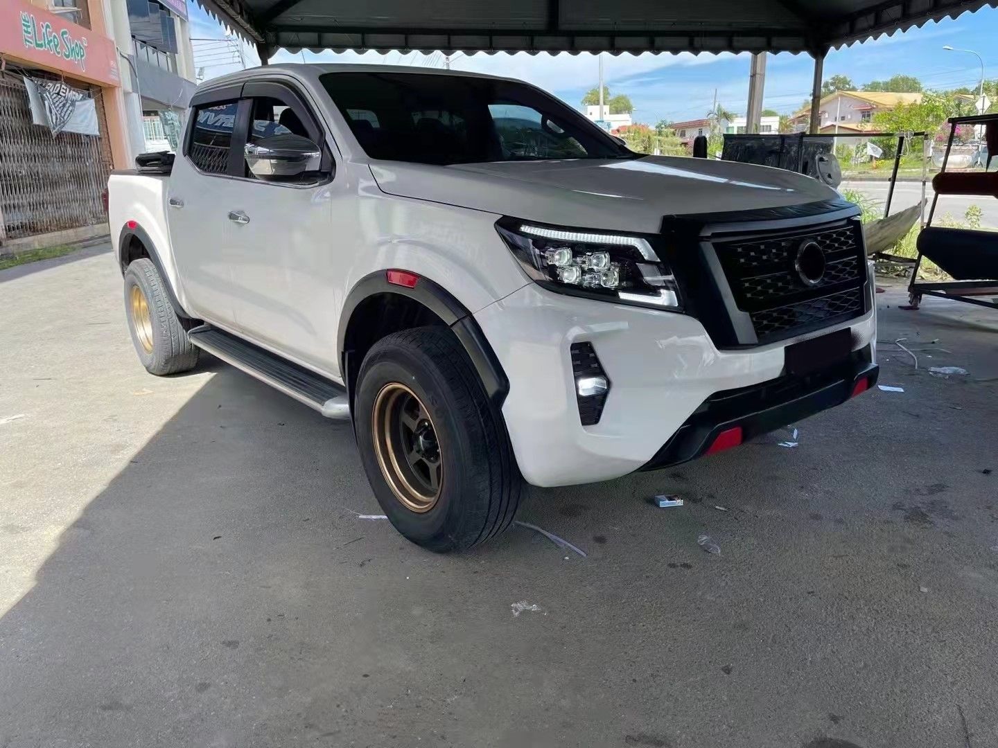 2016 Navara Uyumlu Np300 2022 Facelift Body Kit (LED Farlı Model İçin)