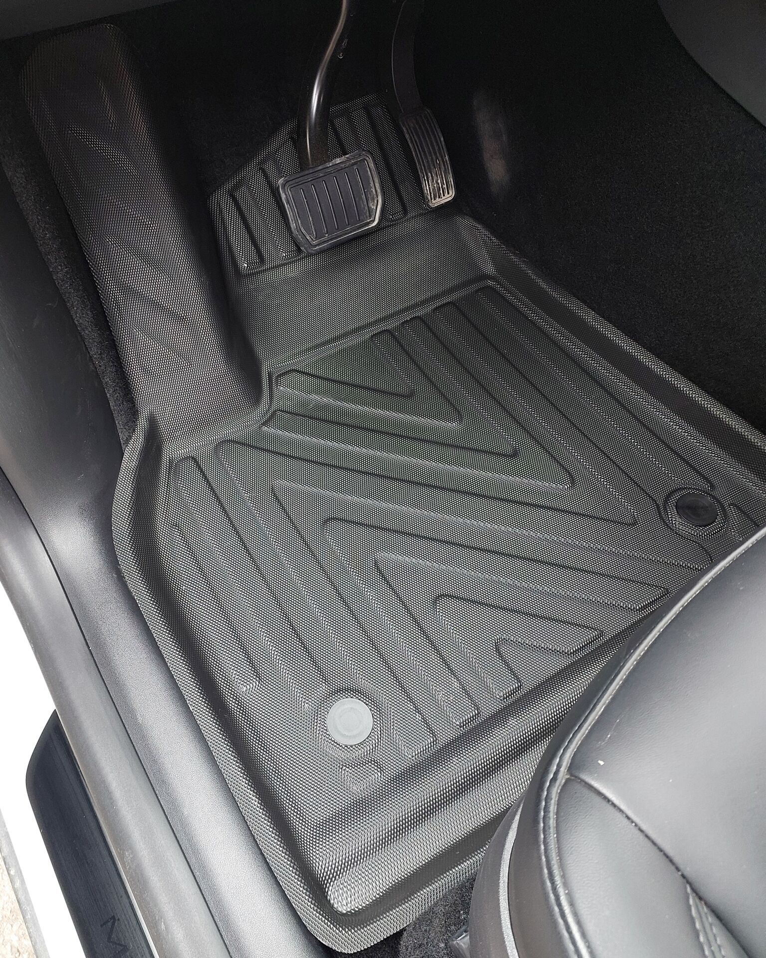 Tesla Model Y 2019 ve Sonrası Premium Seri Araca Özel 3D Havuzlu Oto Paspas