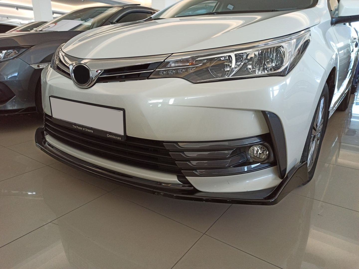 Toyota Corolla Uyumlu 2016-2018 Ön Lıp