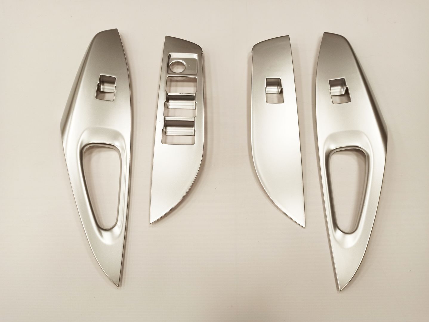 2019+ Kapı Kolçak Kaplama - Silver