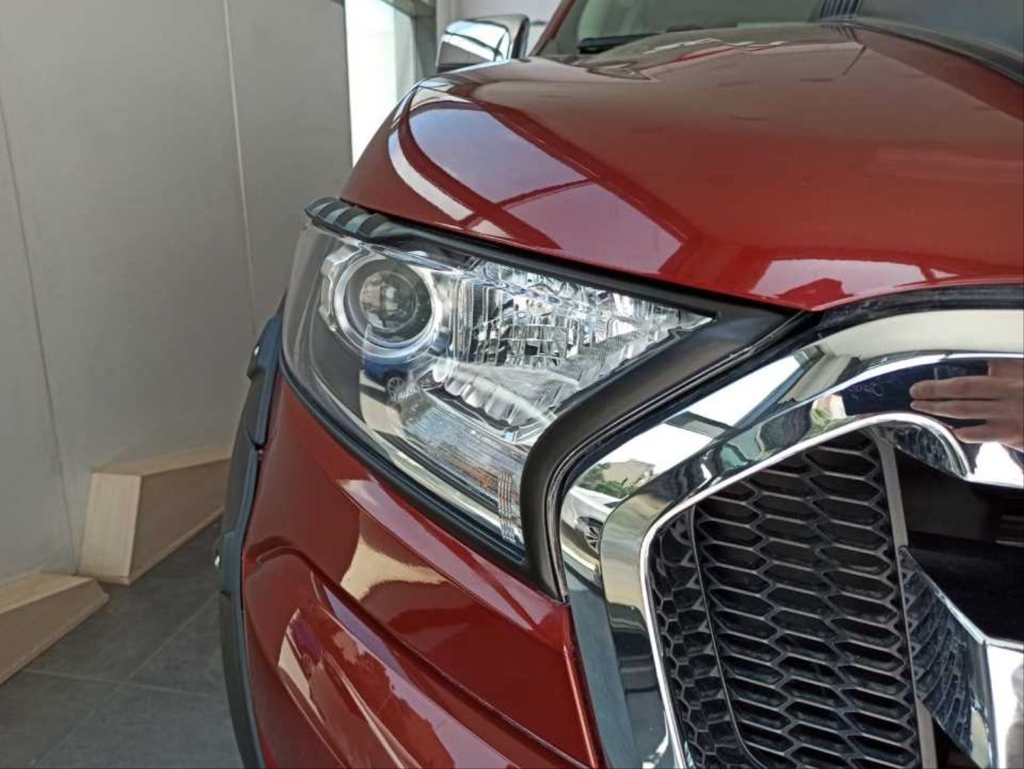 Ford Ranger Uyumlu 2015-2020 Far Çerçevesi Kaplama Siyah