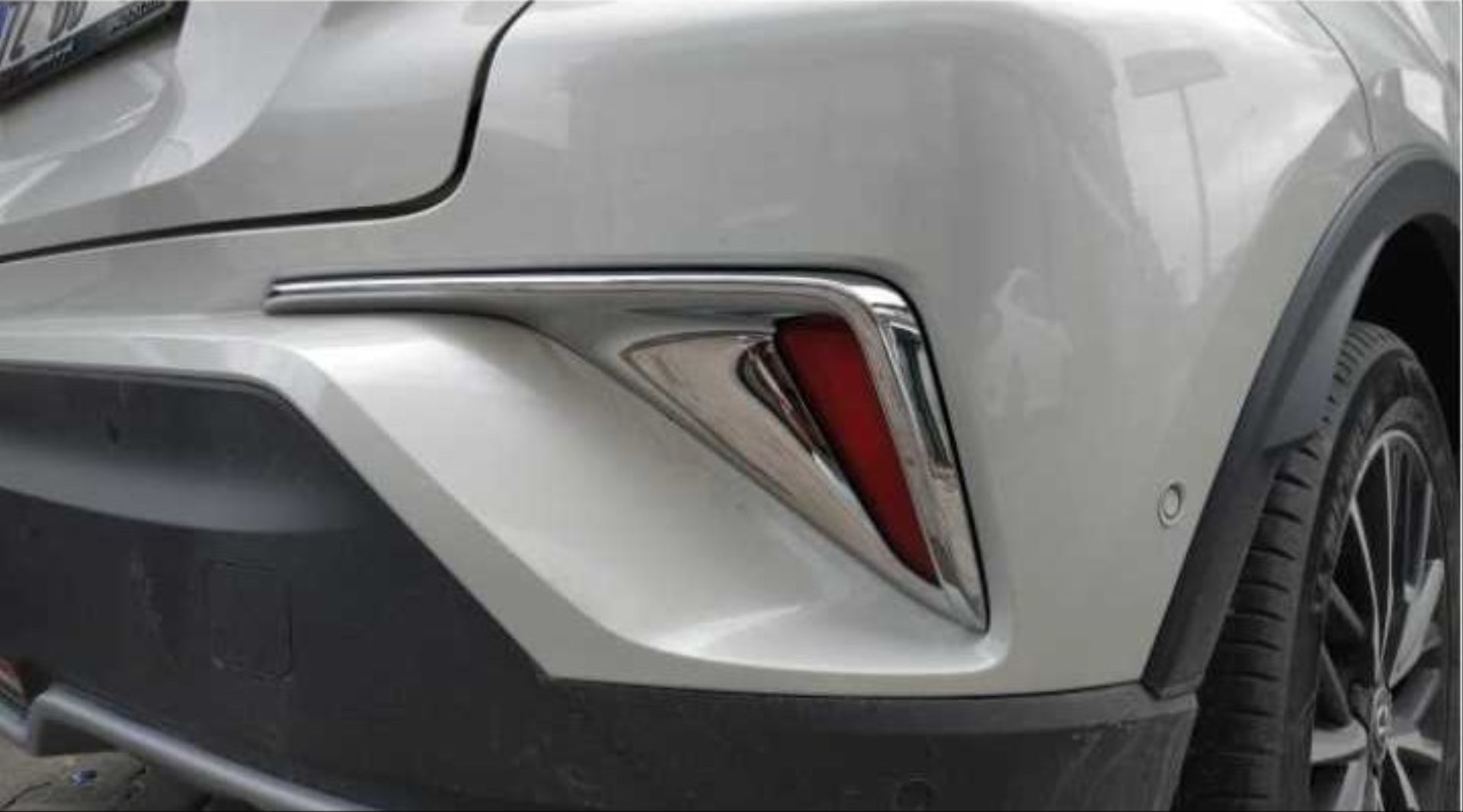 Toyota C-Hr Uyumlu 2016-2019 Arka Sis Kaplaması Nikelaj