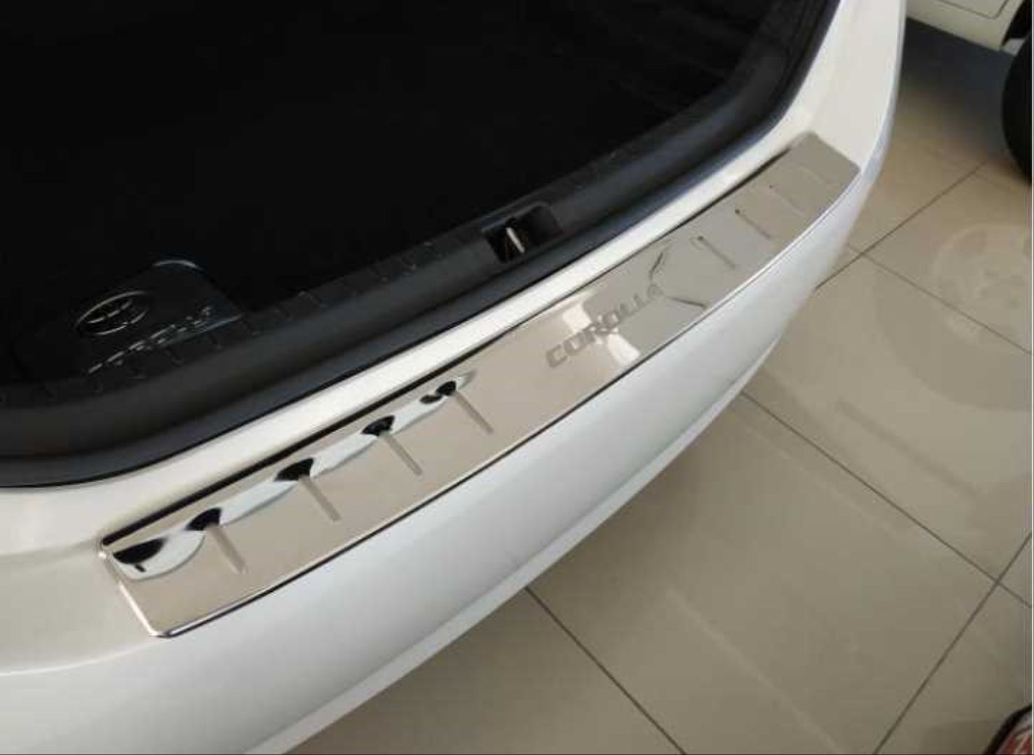 Toyota Corolla Uyumlu 2013-2016 Arka Tampon Üst Kaplama
