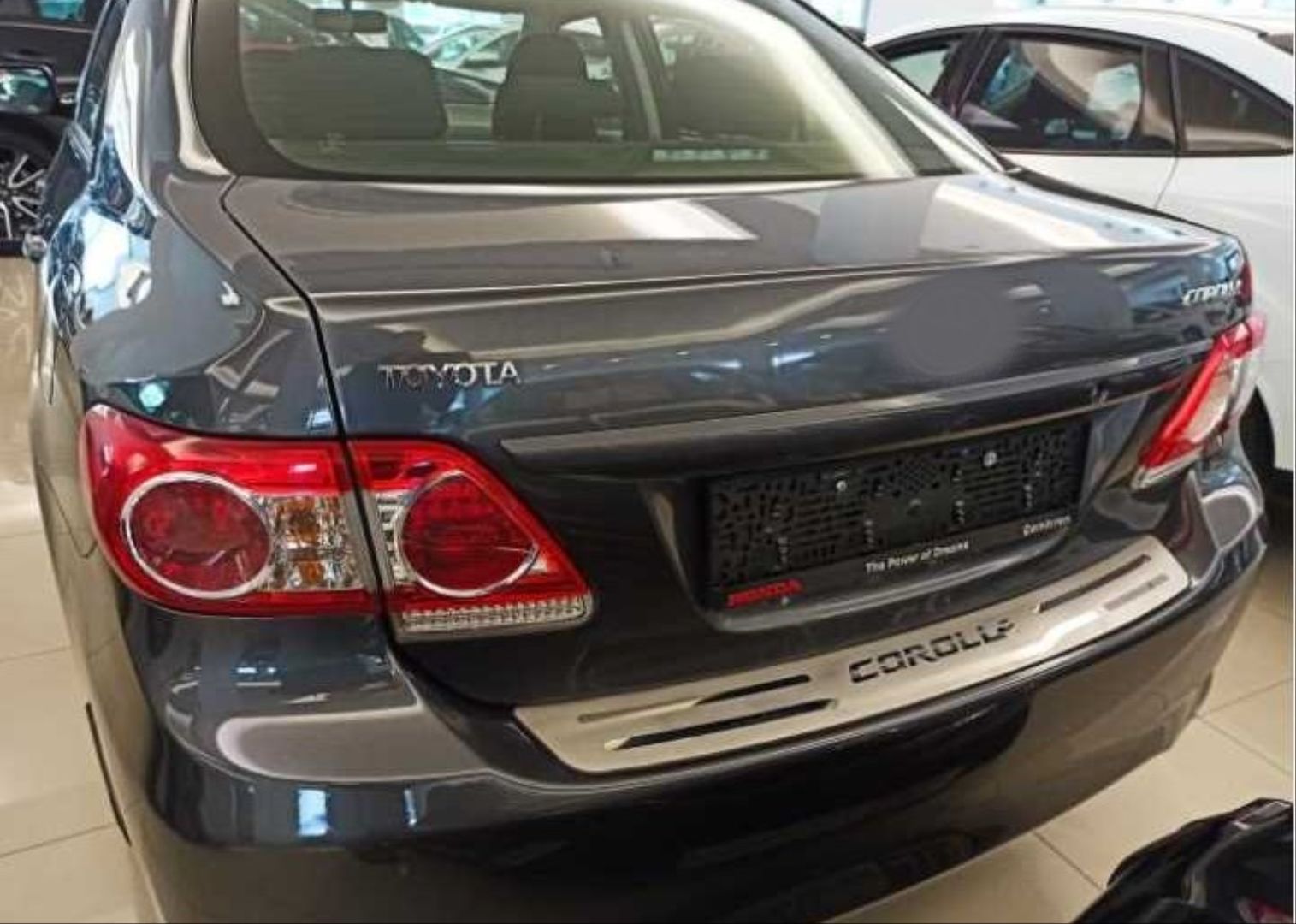 Toyota Corolla Uyumlu 2013-2016 Arka Tampon Üst Kaplama İnce Model