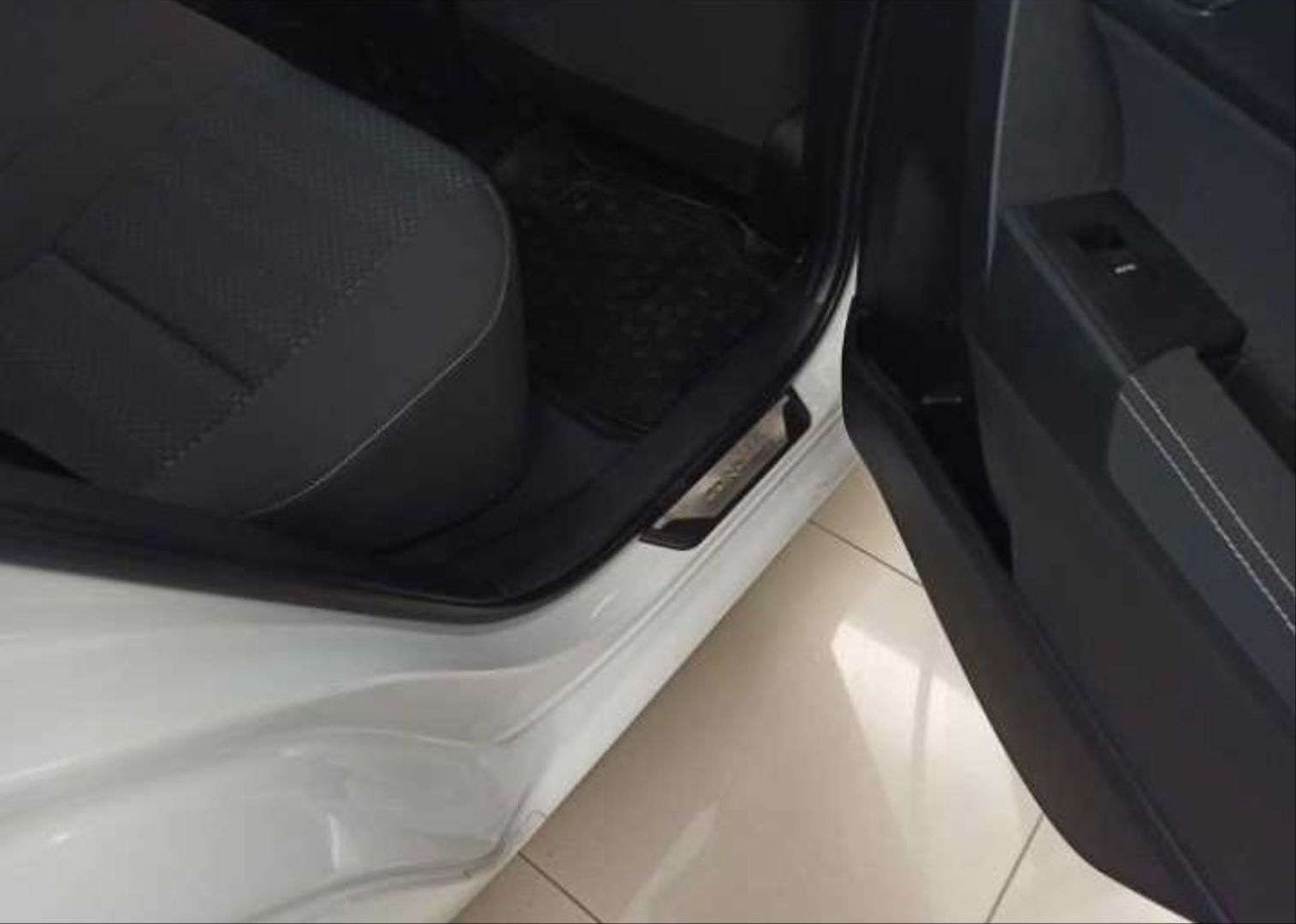 Toyota Corolla Uyumlu 2013-2016 Kapı Eşik Nikelajı Işıksız