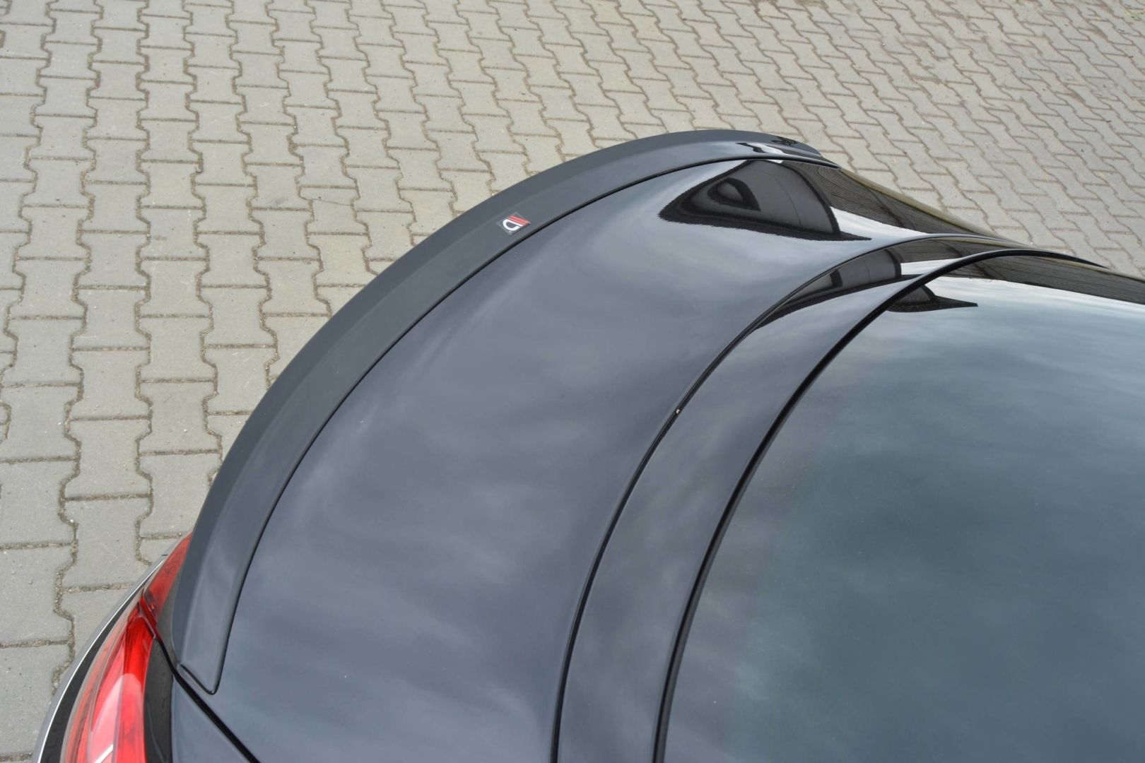 Passat CC Uyumlu Spoiler - Piano Black