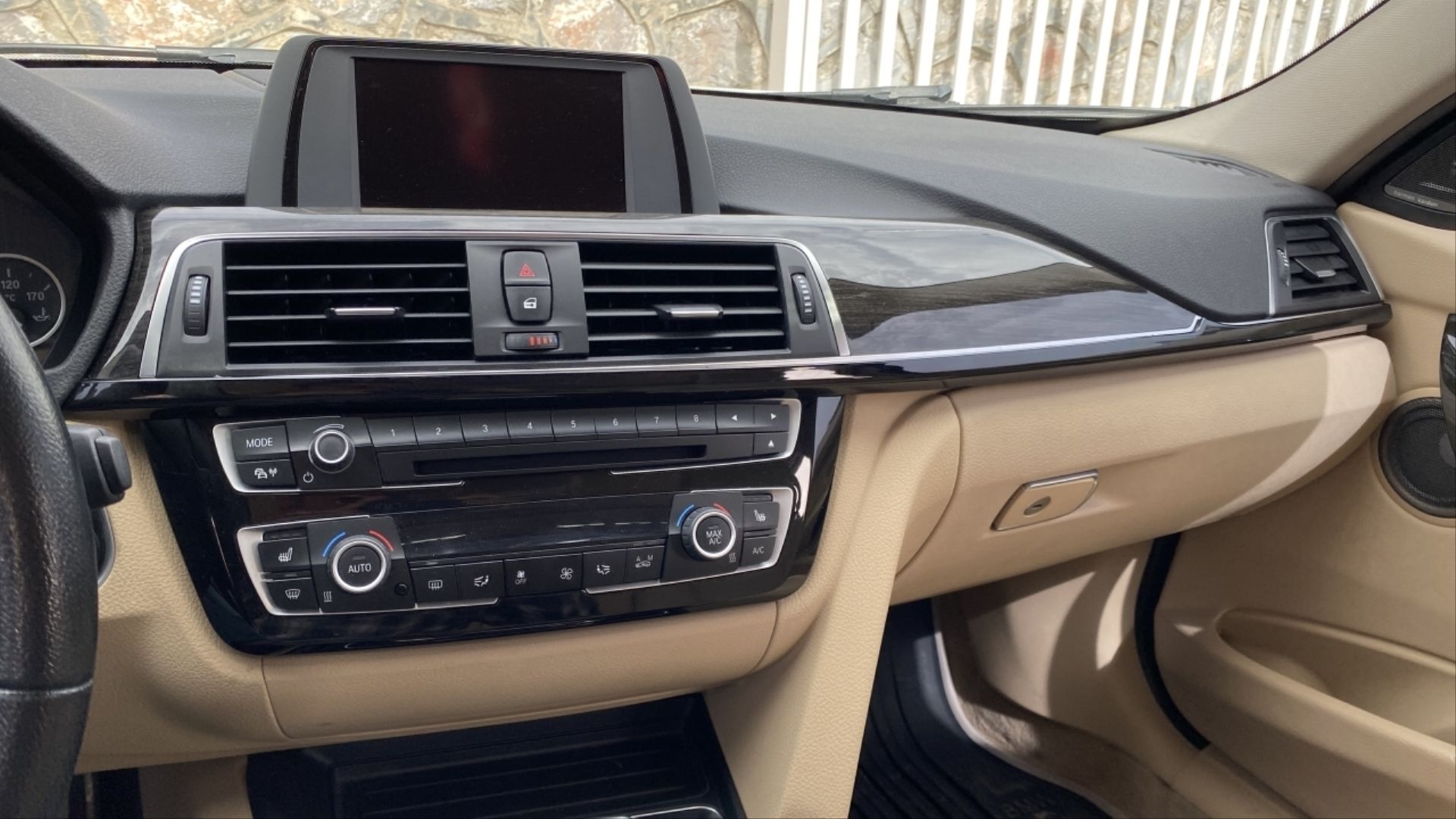 3 Serisi Uyumlu F30 Göğüslük Çıtası - Piano Black (2 Parça)