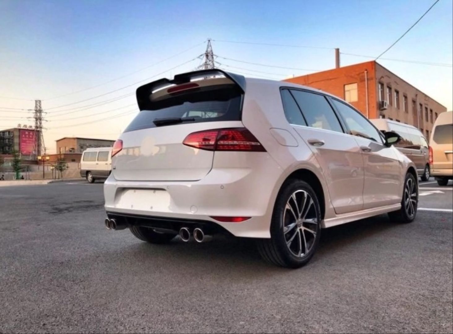 Volkswagen Golf Uyumlu 7 - 7,5 2012-2020 Oettinger Spoiler (Piano Black)