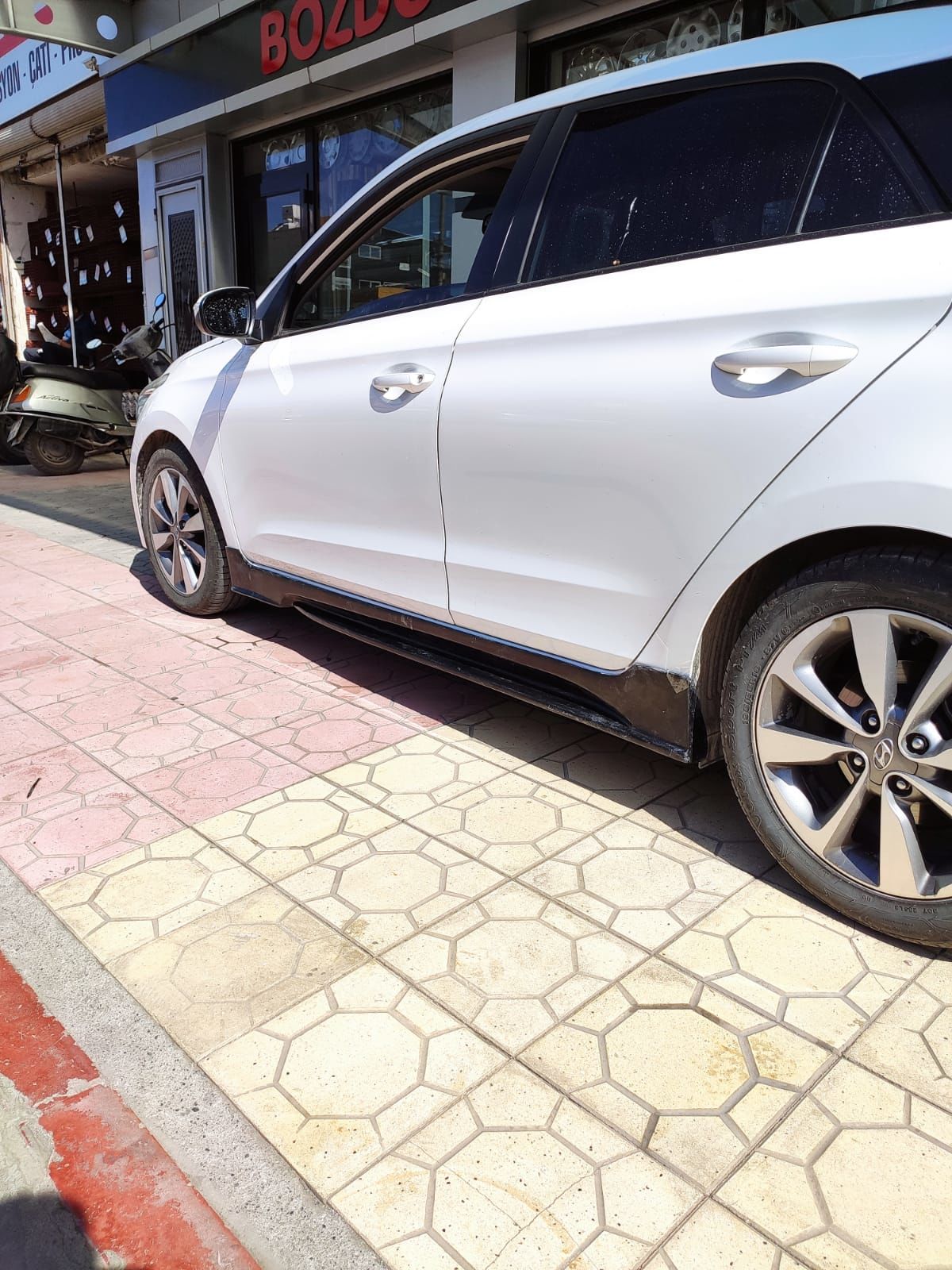 Hyunda İ20 Orjinal Yan Marşpiyel 2015 - 2019 Arası