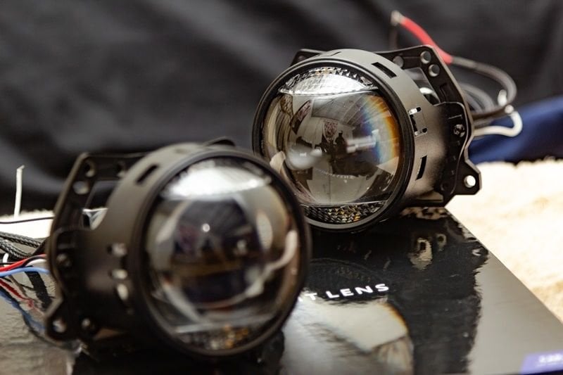 Bi-xenon gündüz ledli-sinyalli  beyaz-beyaz / LAAM960