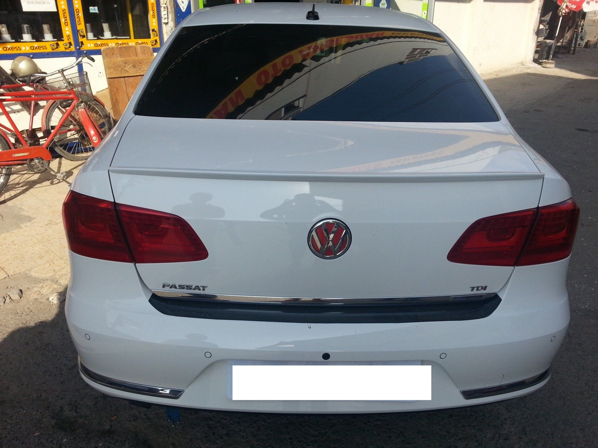 Volkswagen Passat Uyumlu B7 Spoiler İnce Anatomik