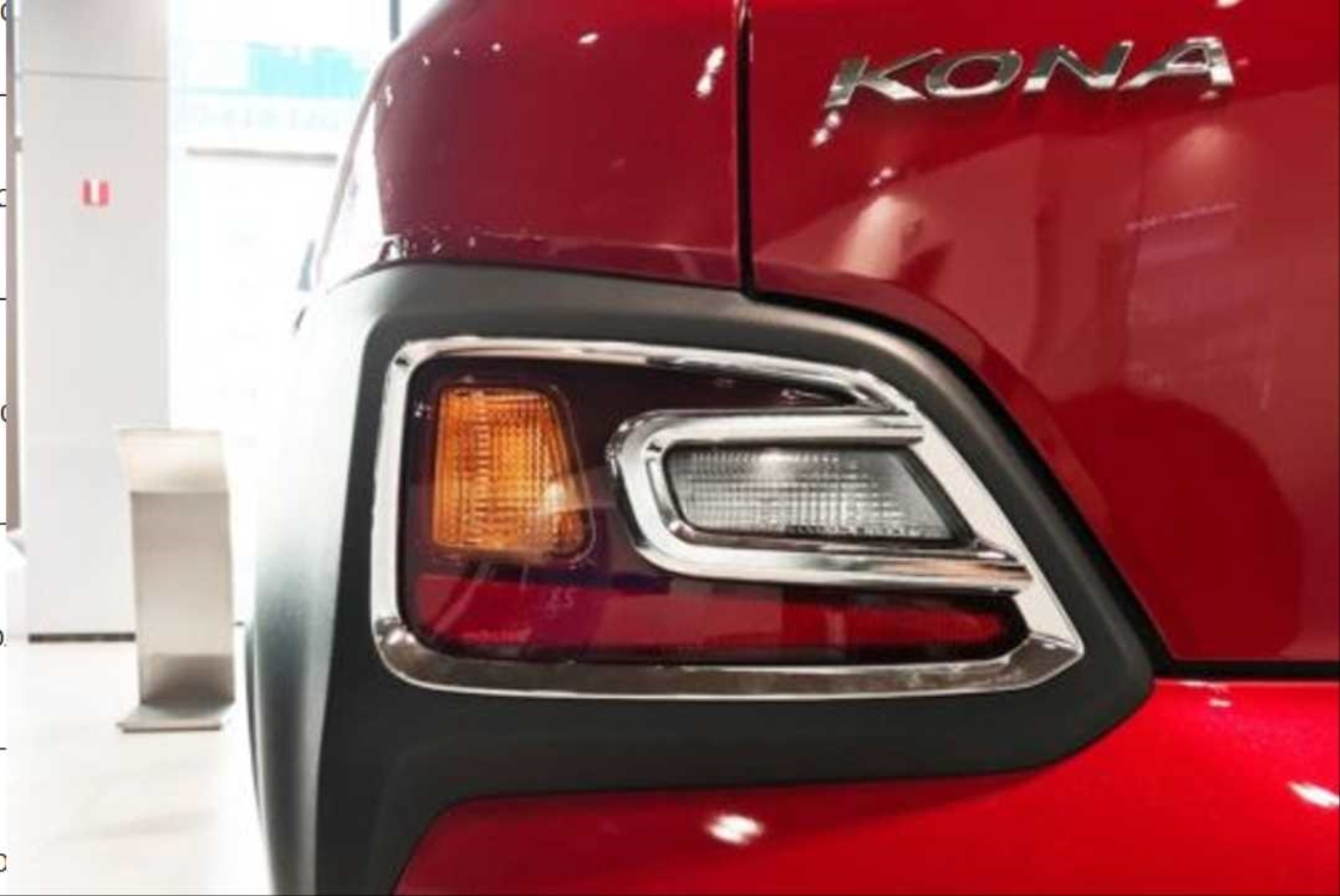 Hyundai Kona Uyumlu Arka Sis Kaplama - Krom