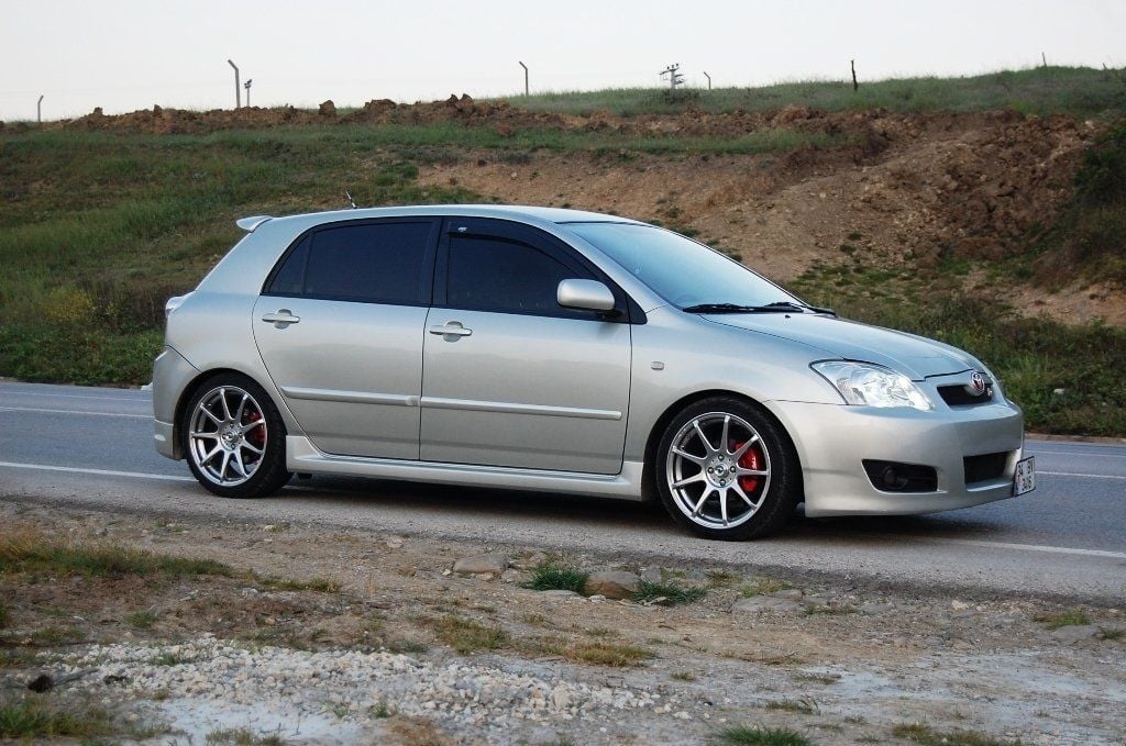 Toyota Auris Uyumlu Yan Marşpiyel (Fiber)
