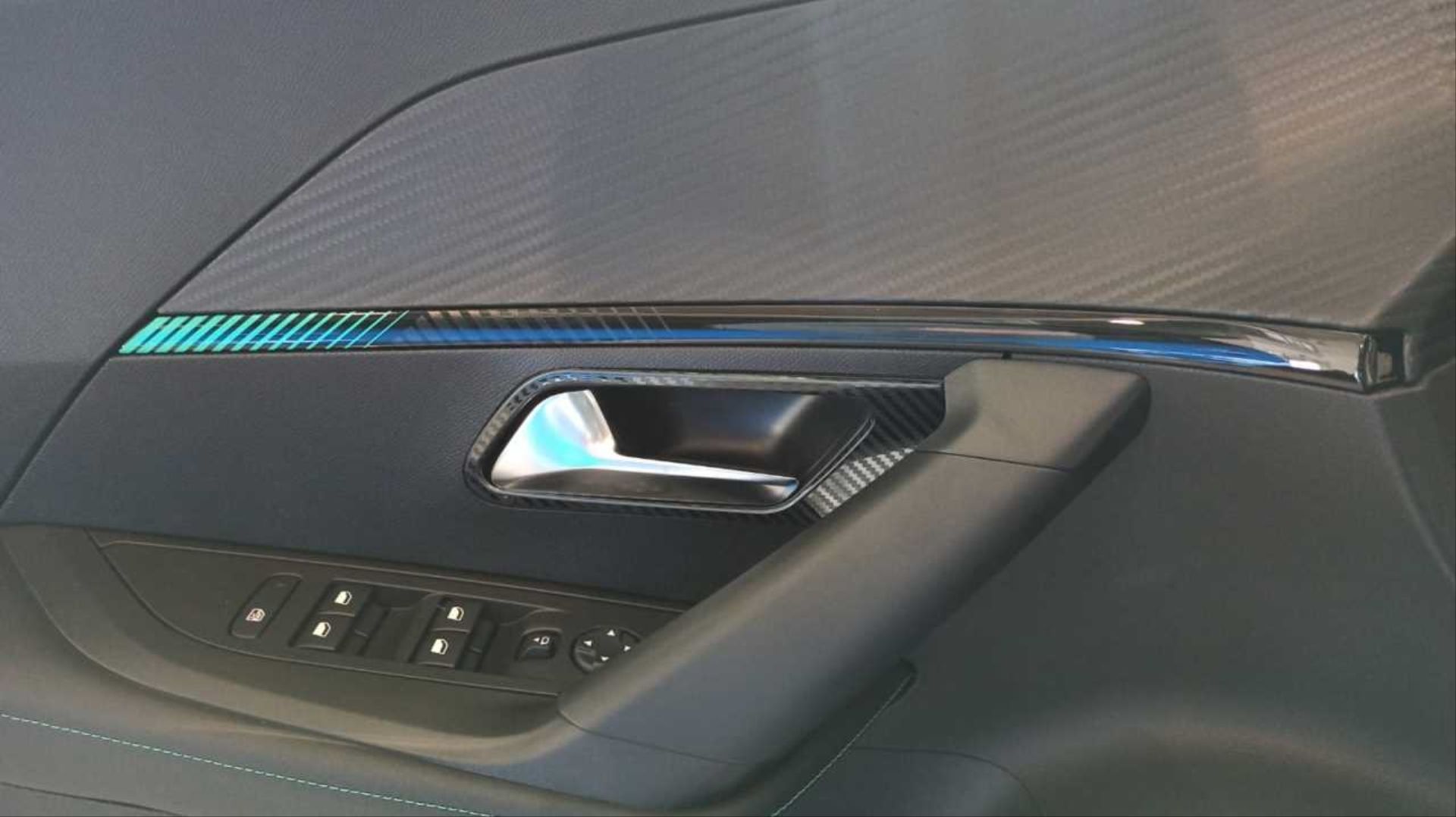 Peugeot 2008 Uyumlu İç Kapı Açma Kolu Kaplama - Karbon