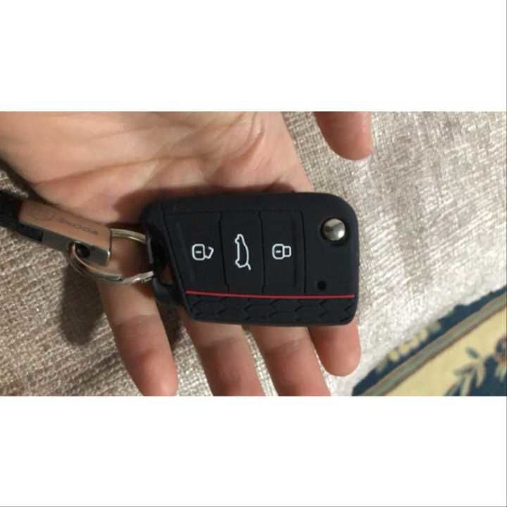 Volkswagen Sustalı Uyumlu Silikon Anahtar Kılıfı - Kırmızı Çizgili
