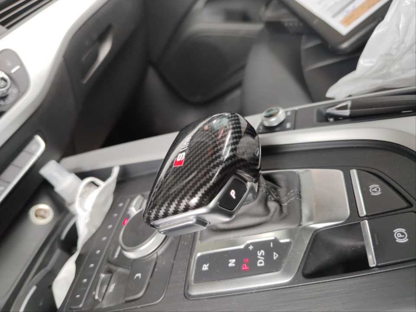 Audi A4/A5 Uyumlu 2017+ Vites Topuzu Kaplama S Line