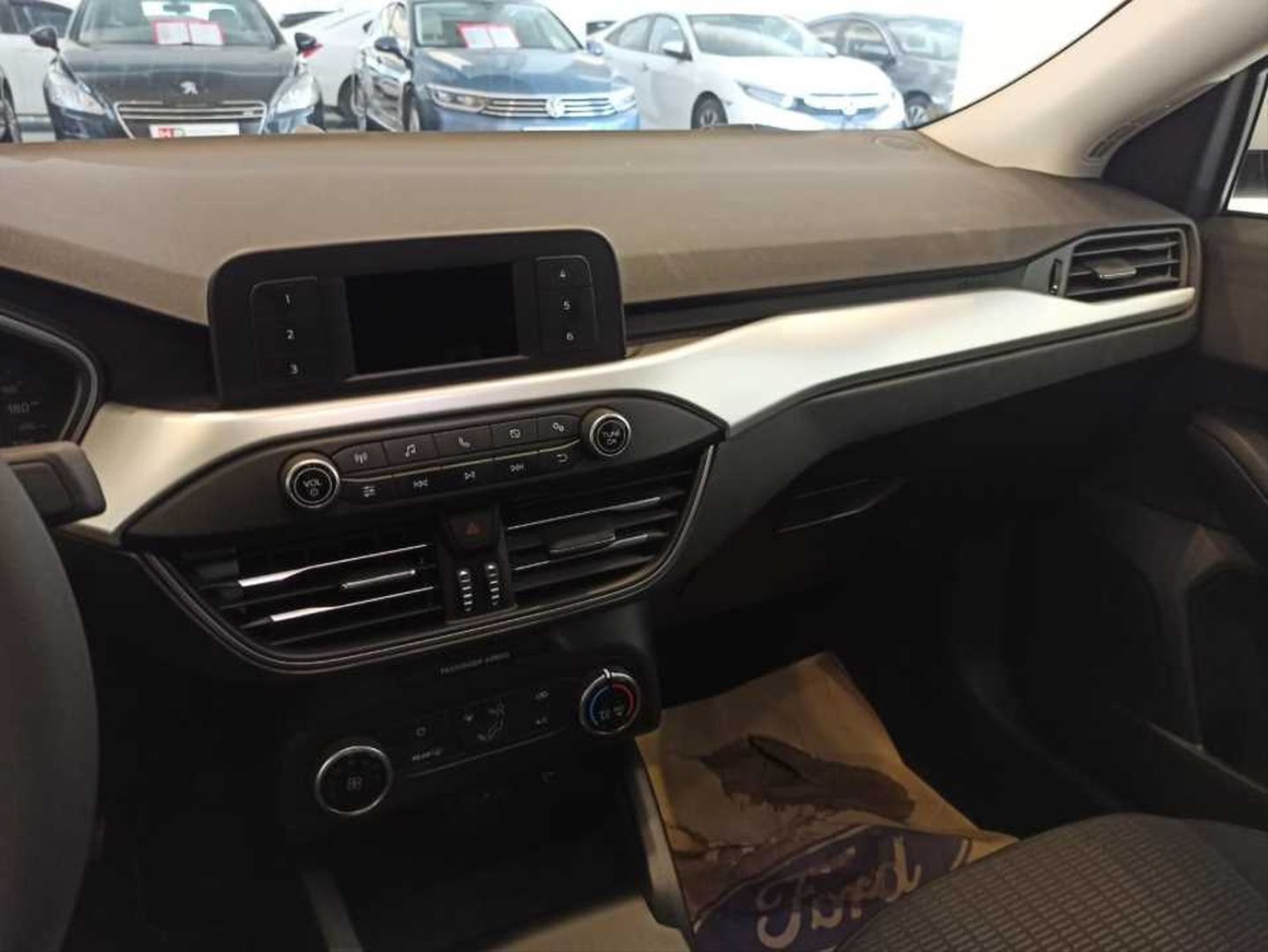 Ford Focus Uyumlu 2019+ Konsol Çıtası - Silver (ABS)