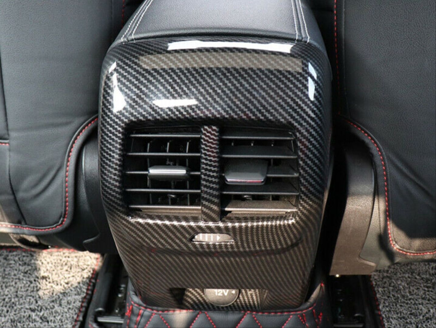 Ford Focus Uyumlu 2019+ Arka Menfez Kaplama - Karbon(ABS)