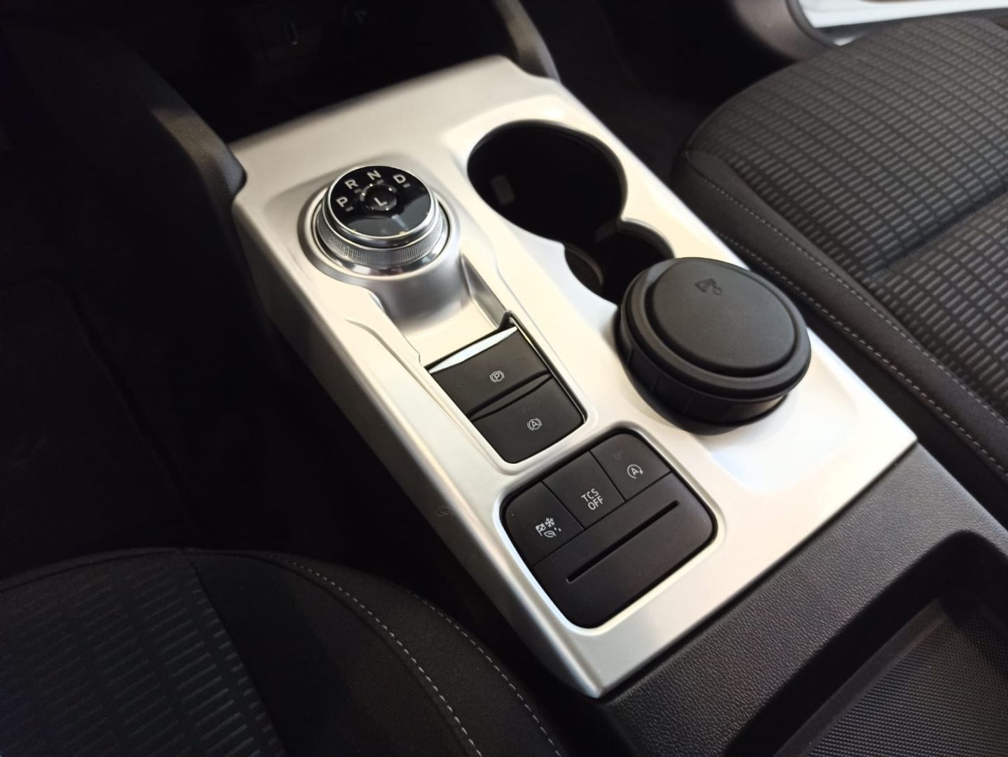 Ford Focus Uyumlu 2019+ Vites Konsol Kaplama Silver(ABS)