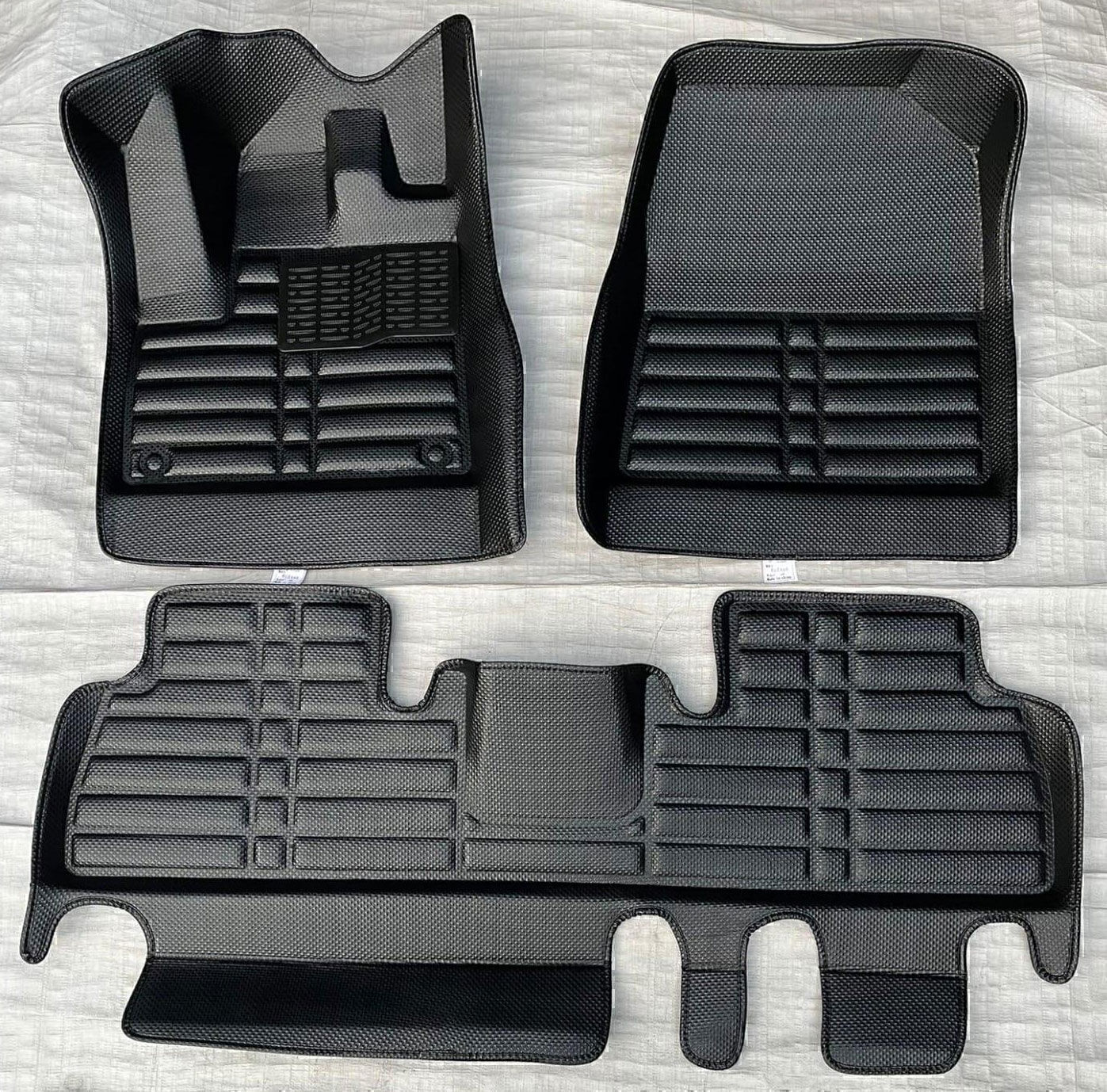 Peugeot 2008 2023 Sonrası 5D Havuzlu Karbon Dizayn Paspas Seti