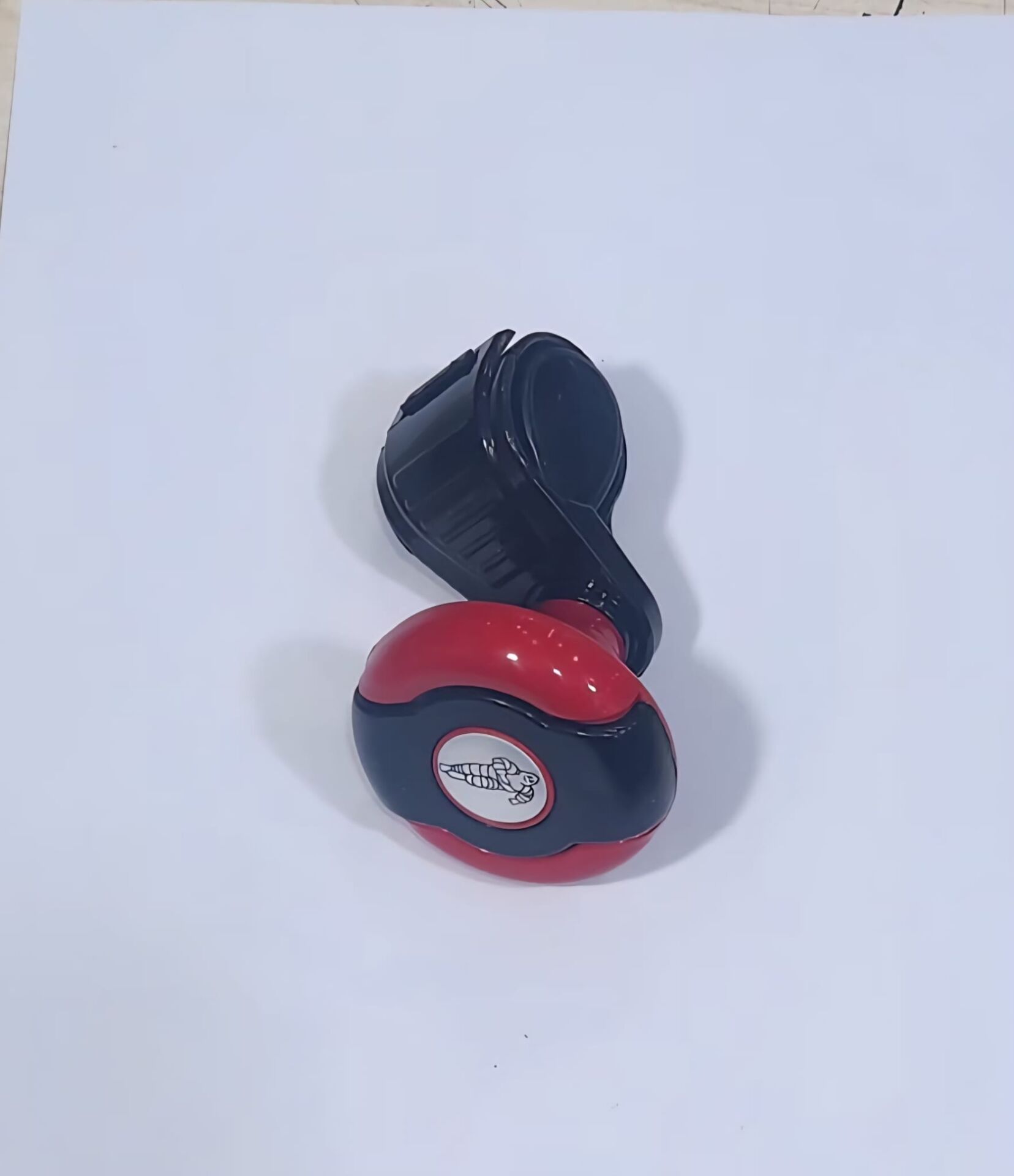 Kırmızı-Siyah Dönebilen Vites Topuzu Karakter Stickerlı