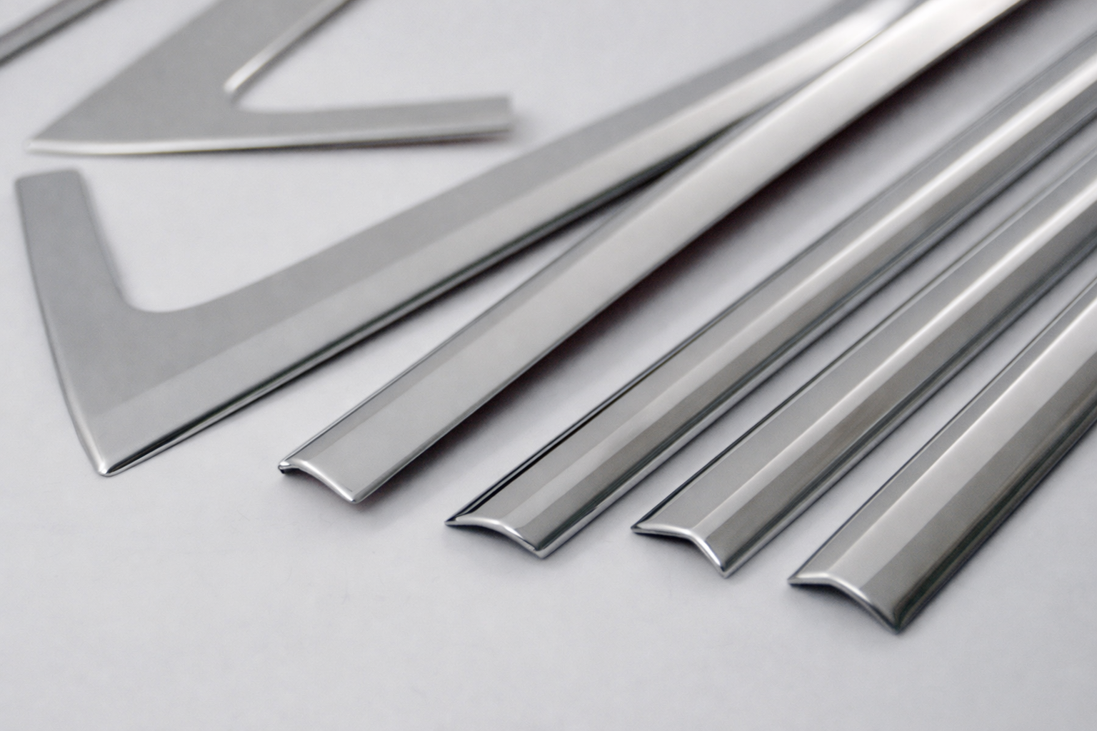 Skoda Uyumlu Super-B 2015-2022 12 Parça Cam Çerçevesi