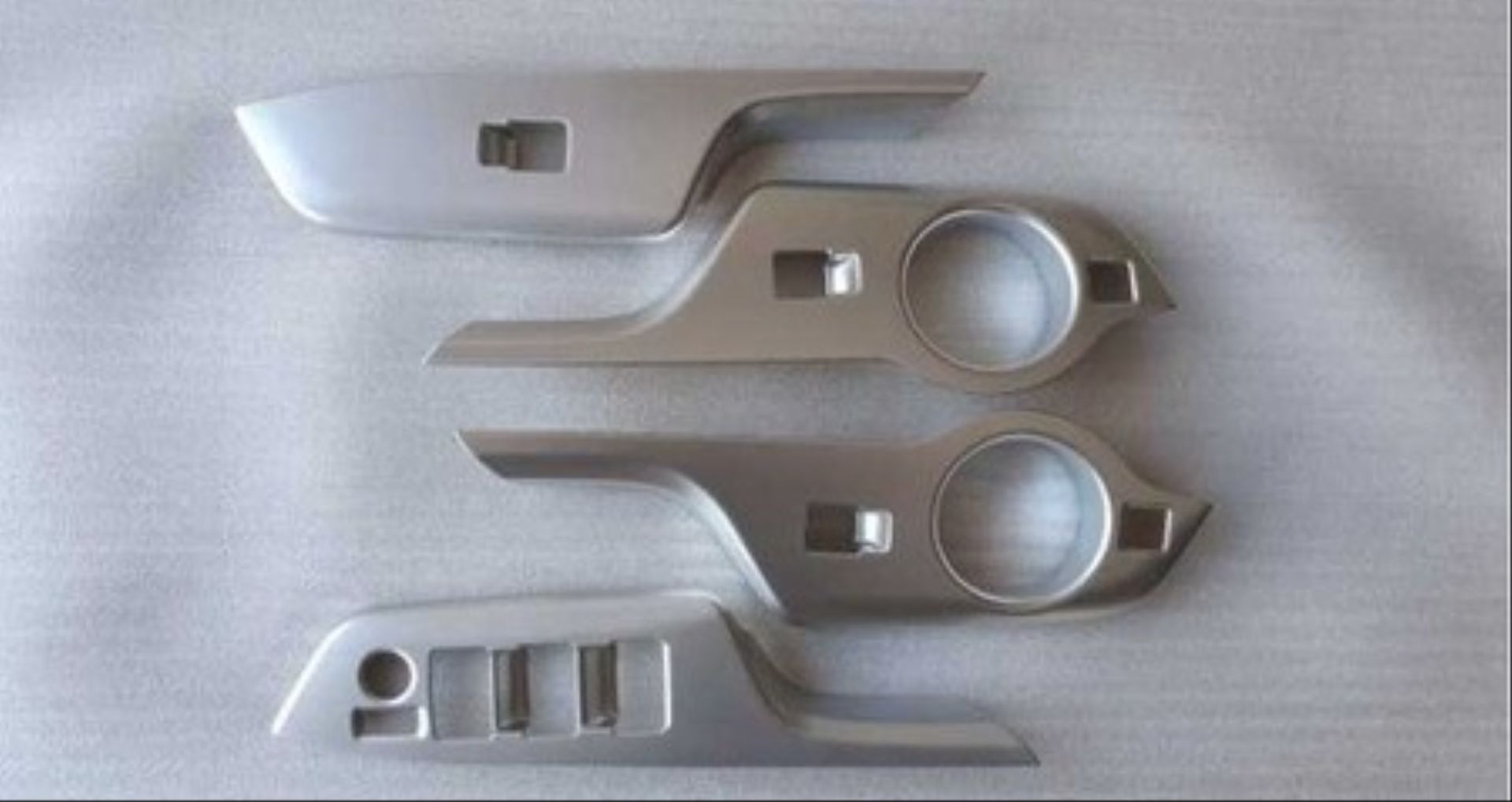 Toyota C-Hr Uyumlu 2016-2019 Kapı Kolçak Kaplama Silver (Elektrikli Ayna Düğmeli Model)