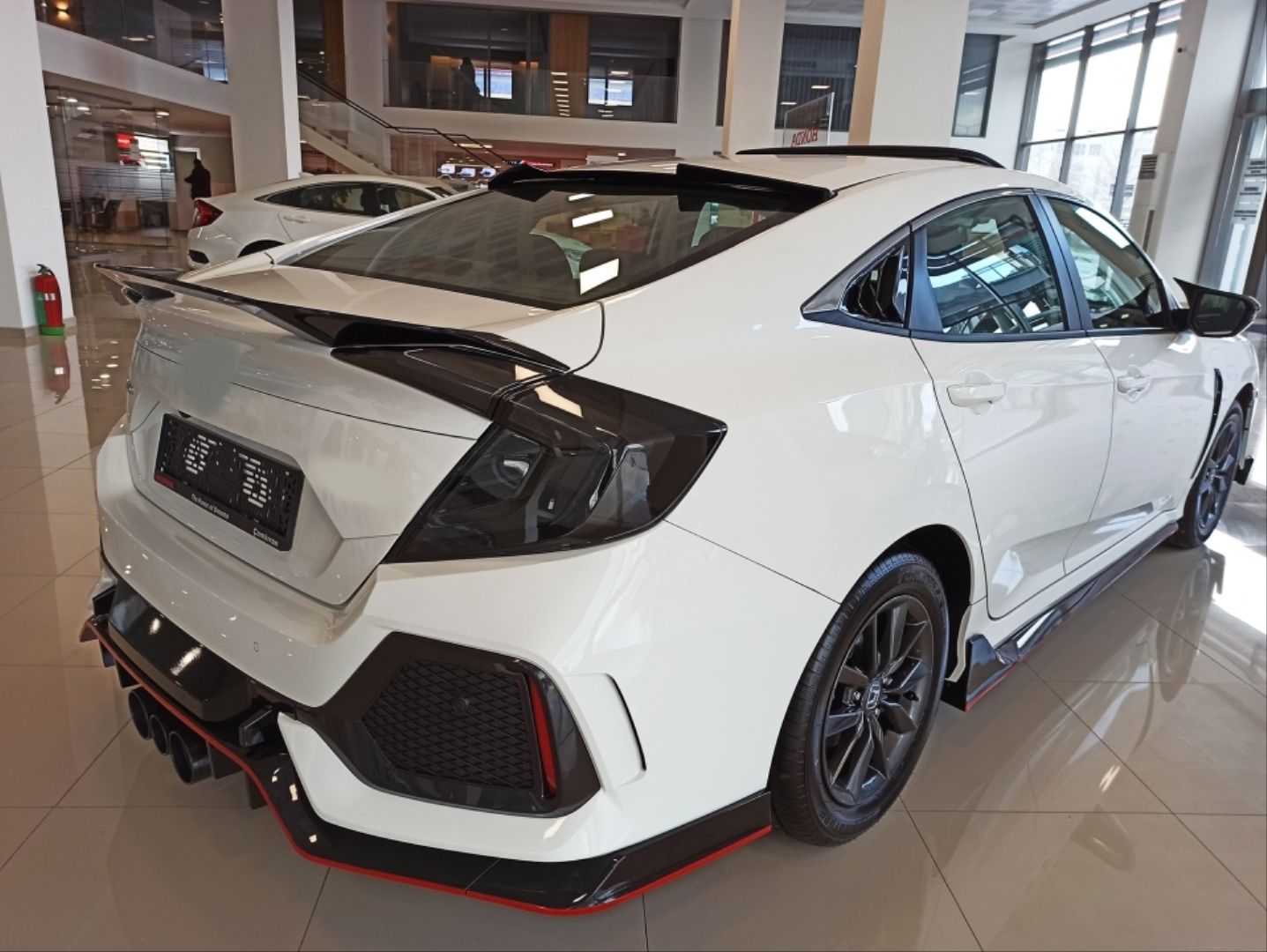 Honda Civic Uyumlu Fc5 2016-2020 Cam Üstü Spoiler - V Style