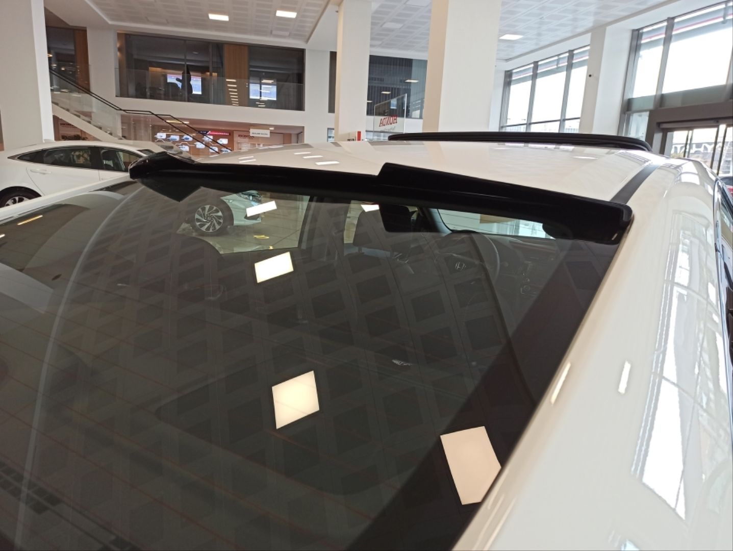 Honda Civic Uyumlu Fc5 2016-2020 Cam Üstü Spoiler - V Style