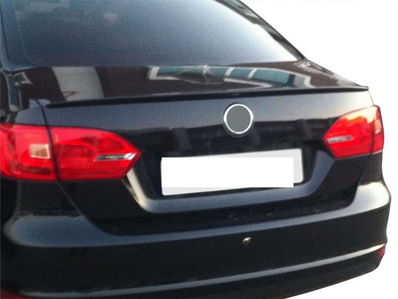 Volkswagen Jetta Uyumlu Spoiler İnce Model Parlak Siyah