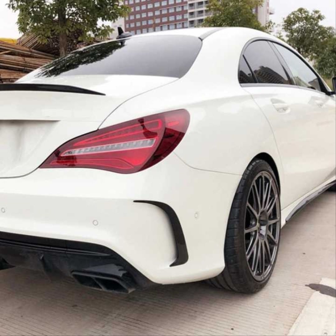 Mercedes W117 Uyumlu Cla Arka Tampon Bıçakları Piano Black