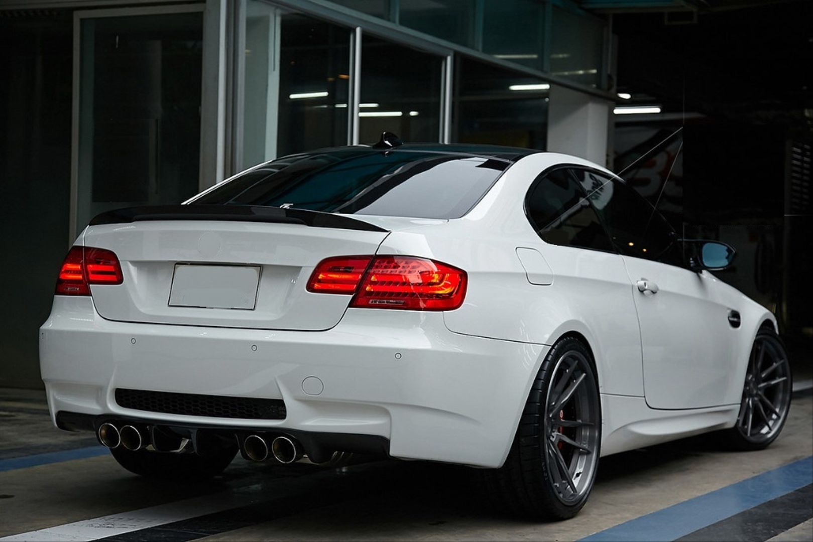 Bmw 3 Uyumlu Serisi E92 Spoiler - Piano Black (Parlak Siyah)