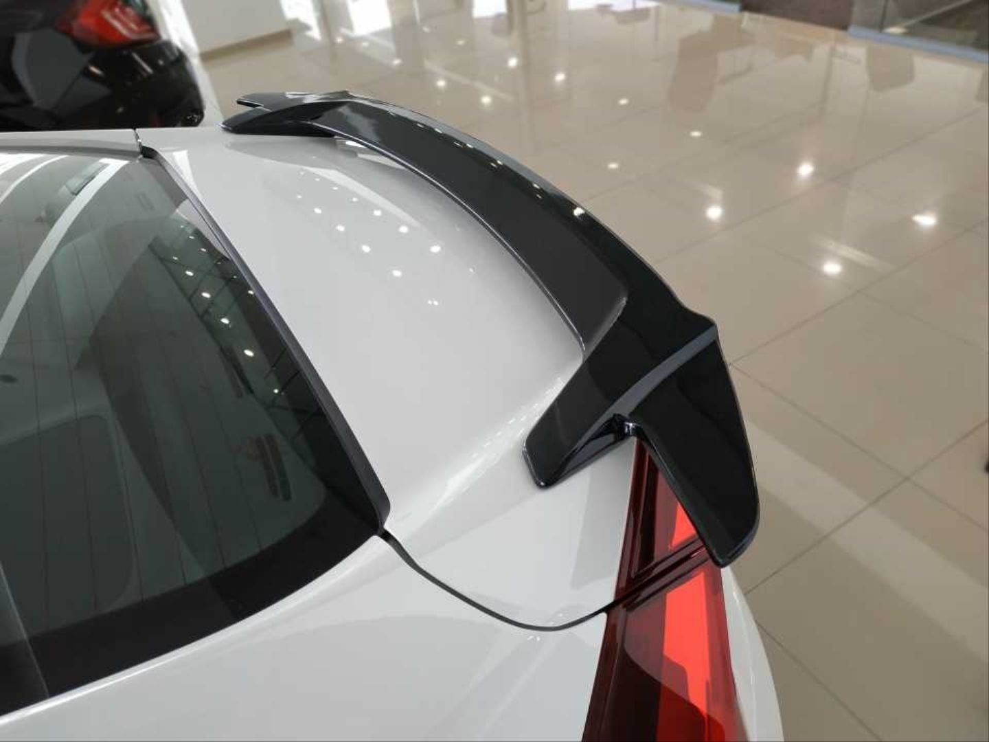 Honda Civic Uyumlu Fc5 2016-2020 Bagaj Üstü Spoiler(Çıkıntılı Model) (Boyasız)